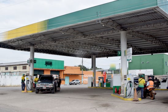 Posto de combustível de Pacaraima tem queda na clientela (Foto: Wenderson Cabral/FolhaBV)