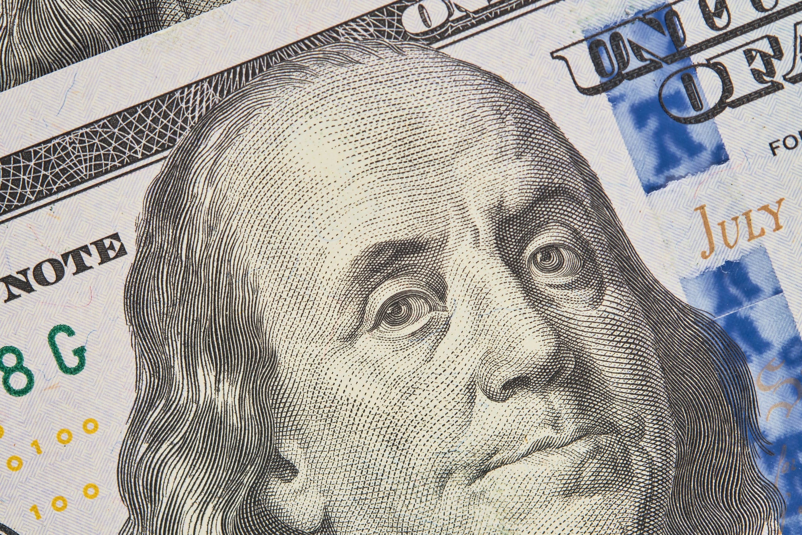 Dólar dispara a R$ 5,24 com tensão no Oriente Médio e petróleo fica acima de US$ 100