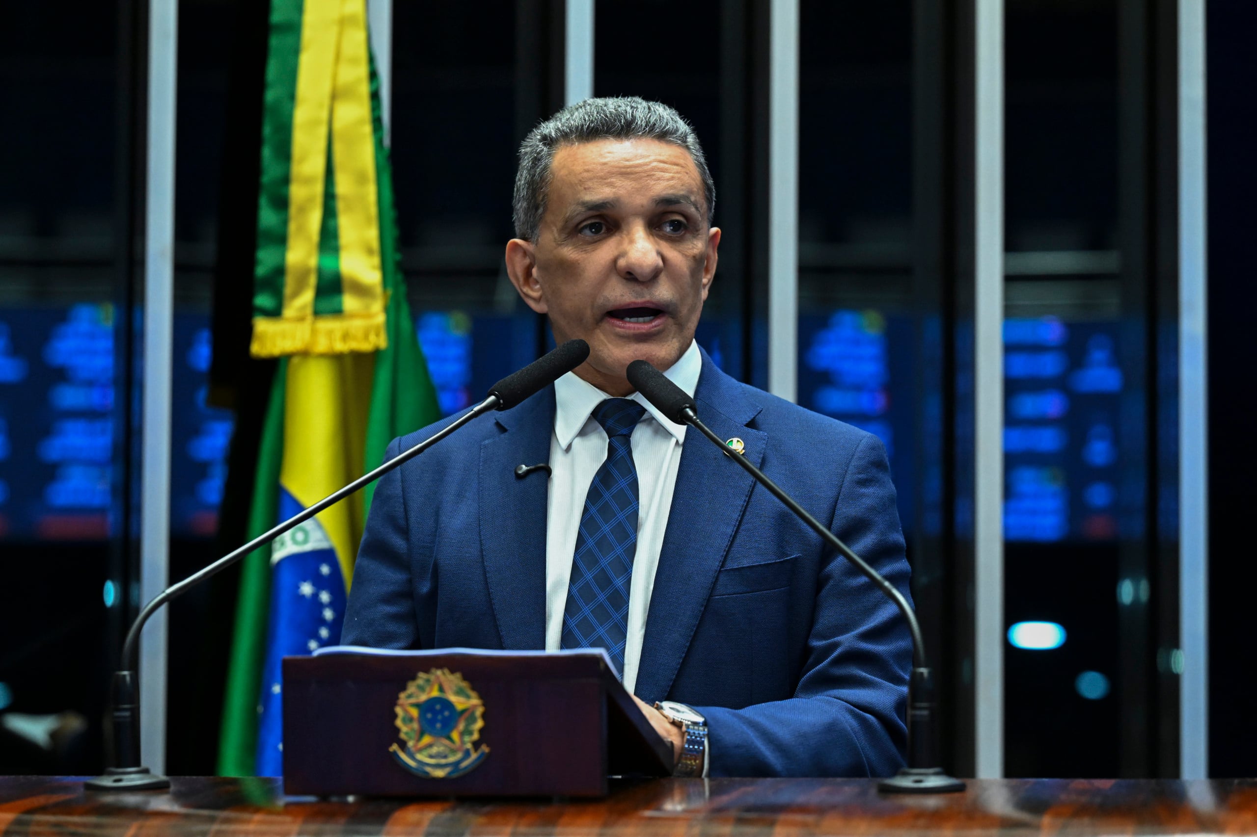 Mecias de Jesus anuncia renúncia  no Senado em discurso de despedida