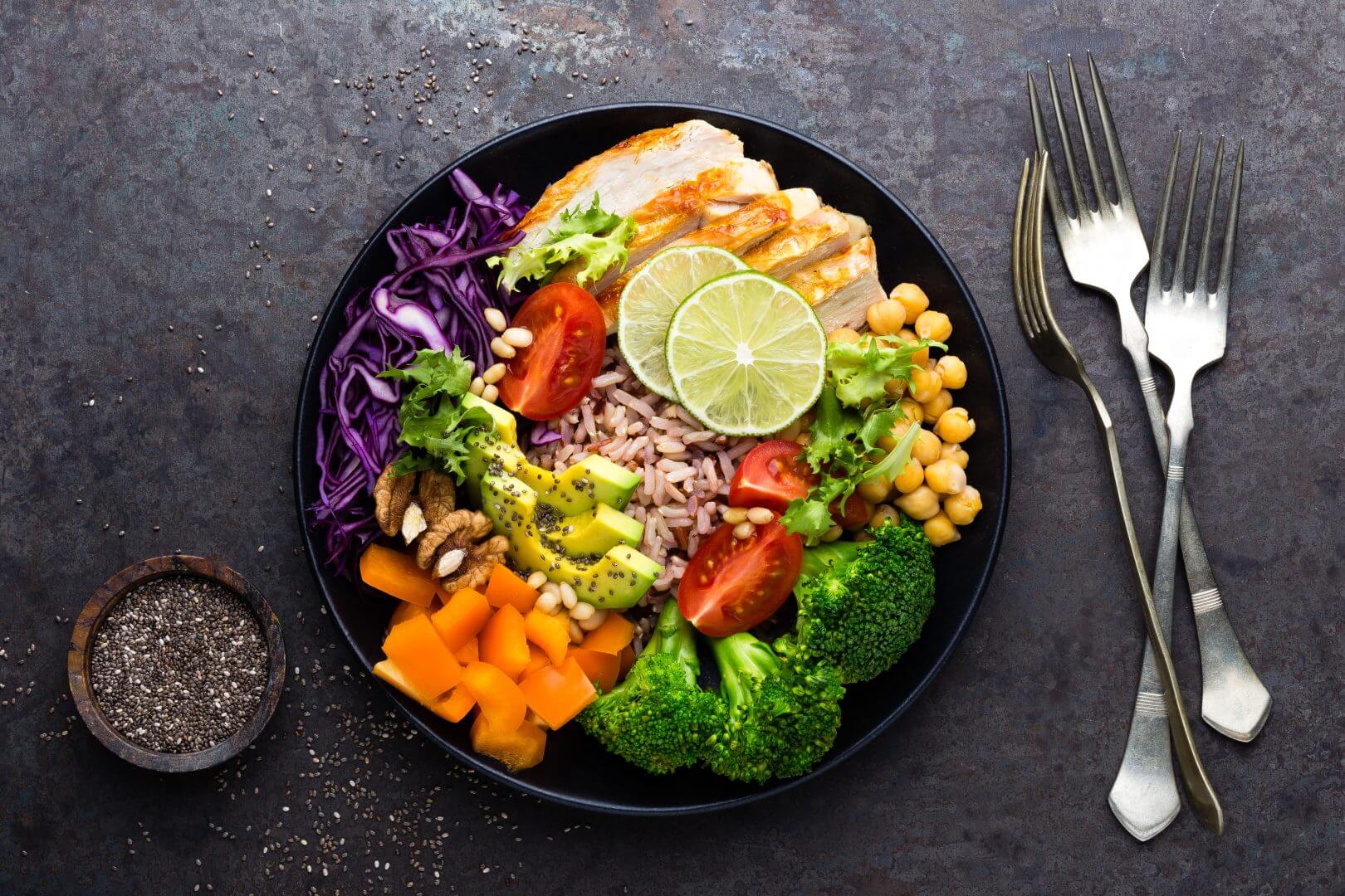Vitaminas do dia a dia podem ajudar a prevenir AVC, aponta estudo
