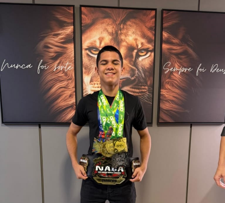 João Prestes fecha intercâmbio com 10 medalhas