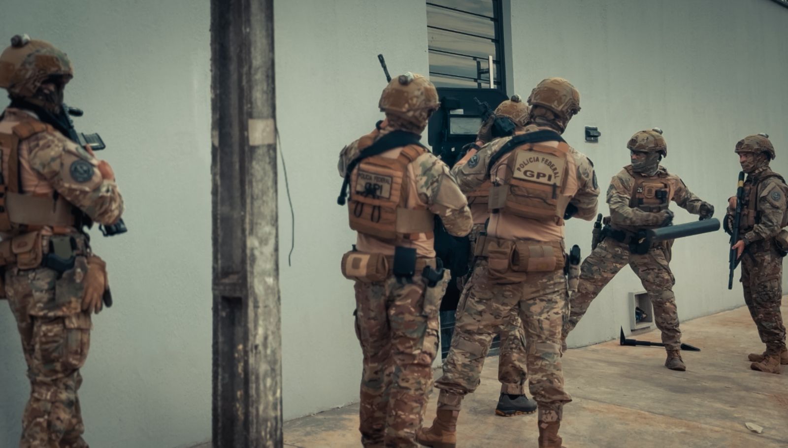 PF Desmantela Esquema de Lavagem Via Veículos