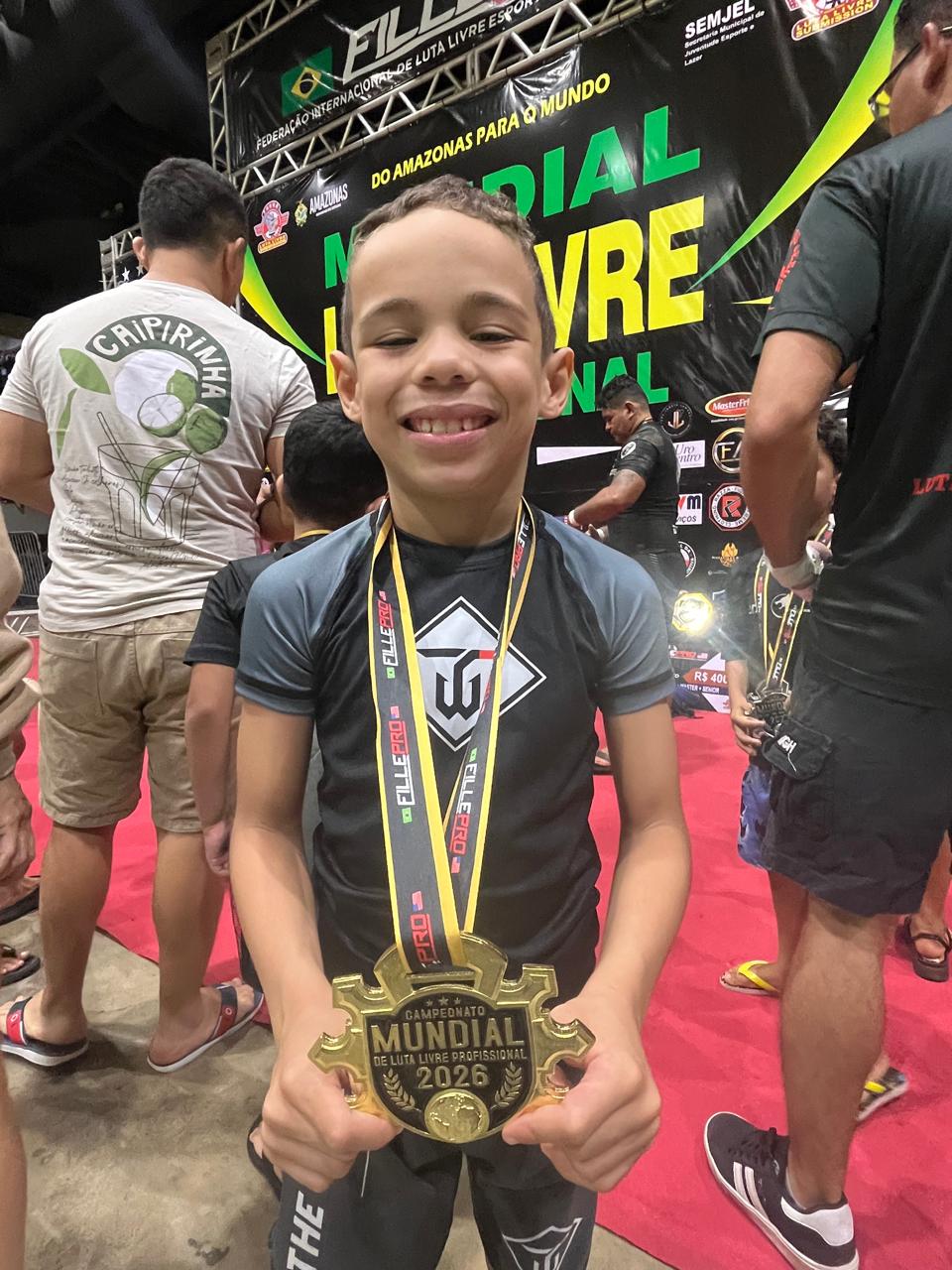 Menino de 7 anos de Roraima é bicampeão mundial de luta livre