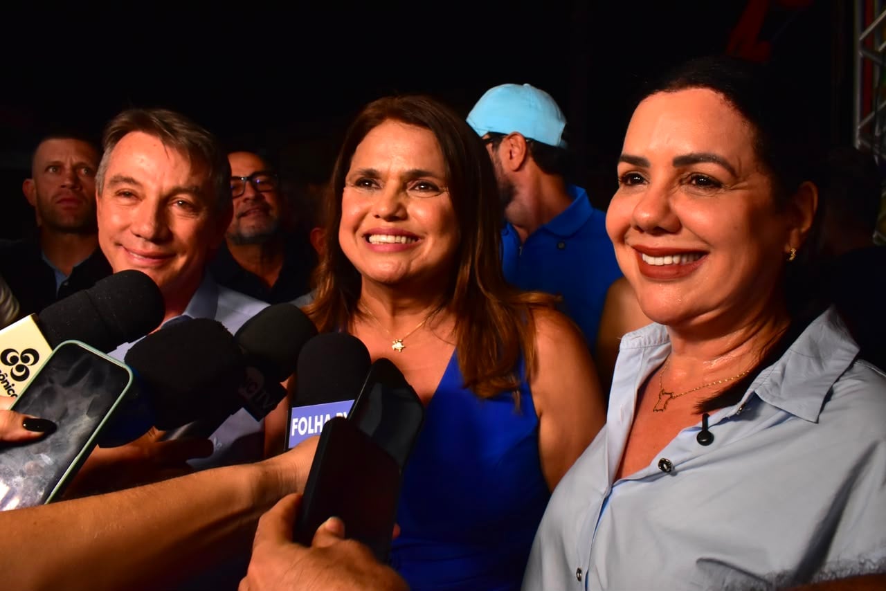 O ex-governador Antonio Denarium, a deputada federal Helena Lima e o ex-governador Antonio Denarium (Foto: Nilzete Franco/FolhaBV)
