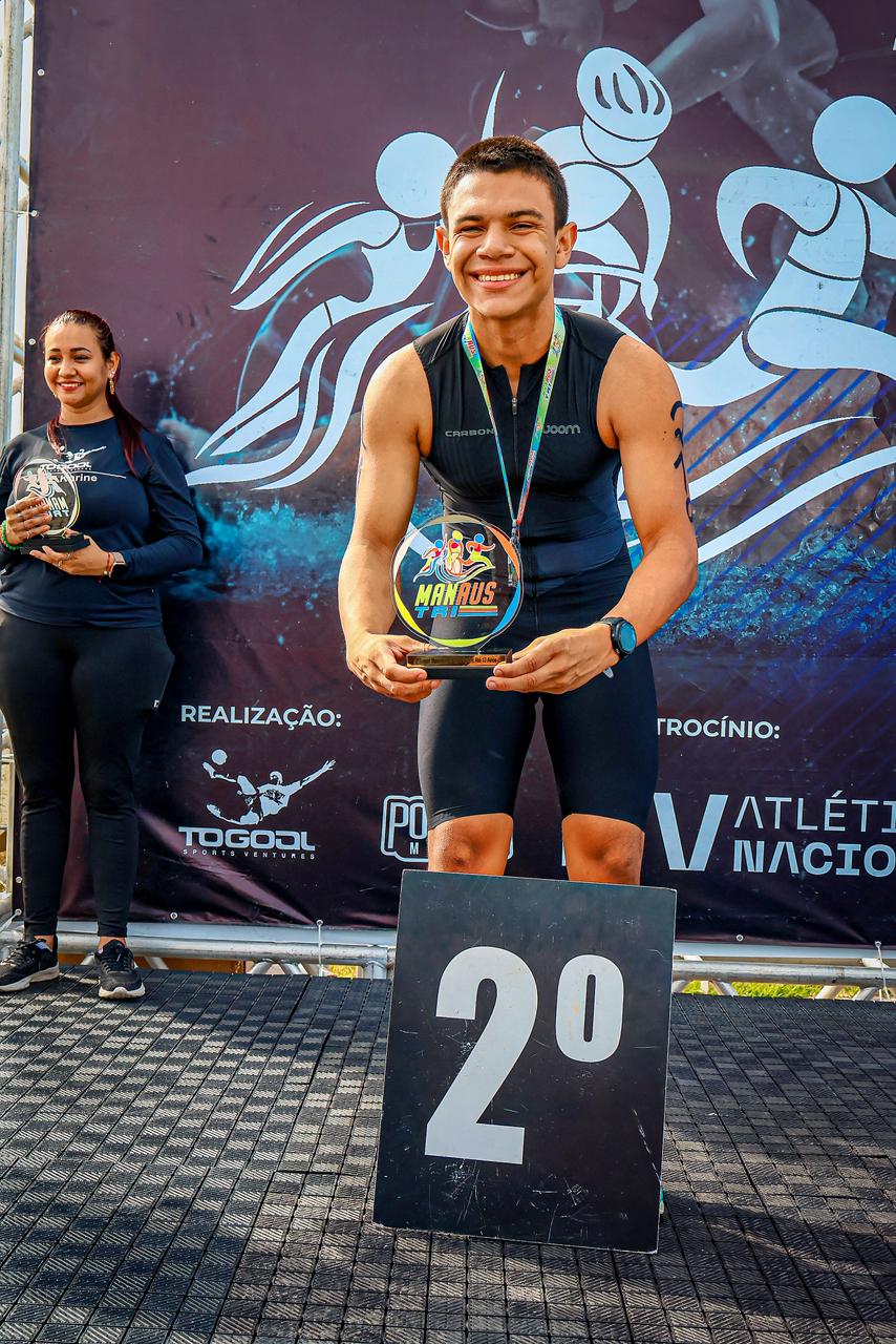 Talento de Roraima brilha em Manaus: Igor Kennedy fatura prata no TRI 2026 - QTU Questões do Universo