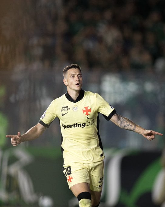 Vasco goleia o Coritiba e coloca Grêmio na zona de rebaixamente do Brasileirão