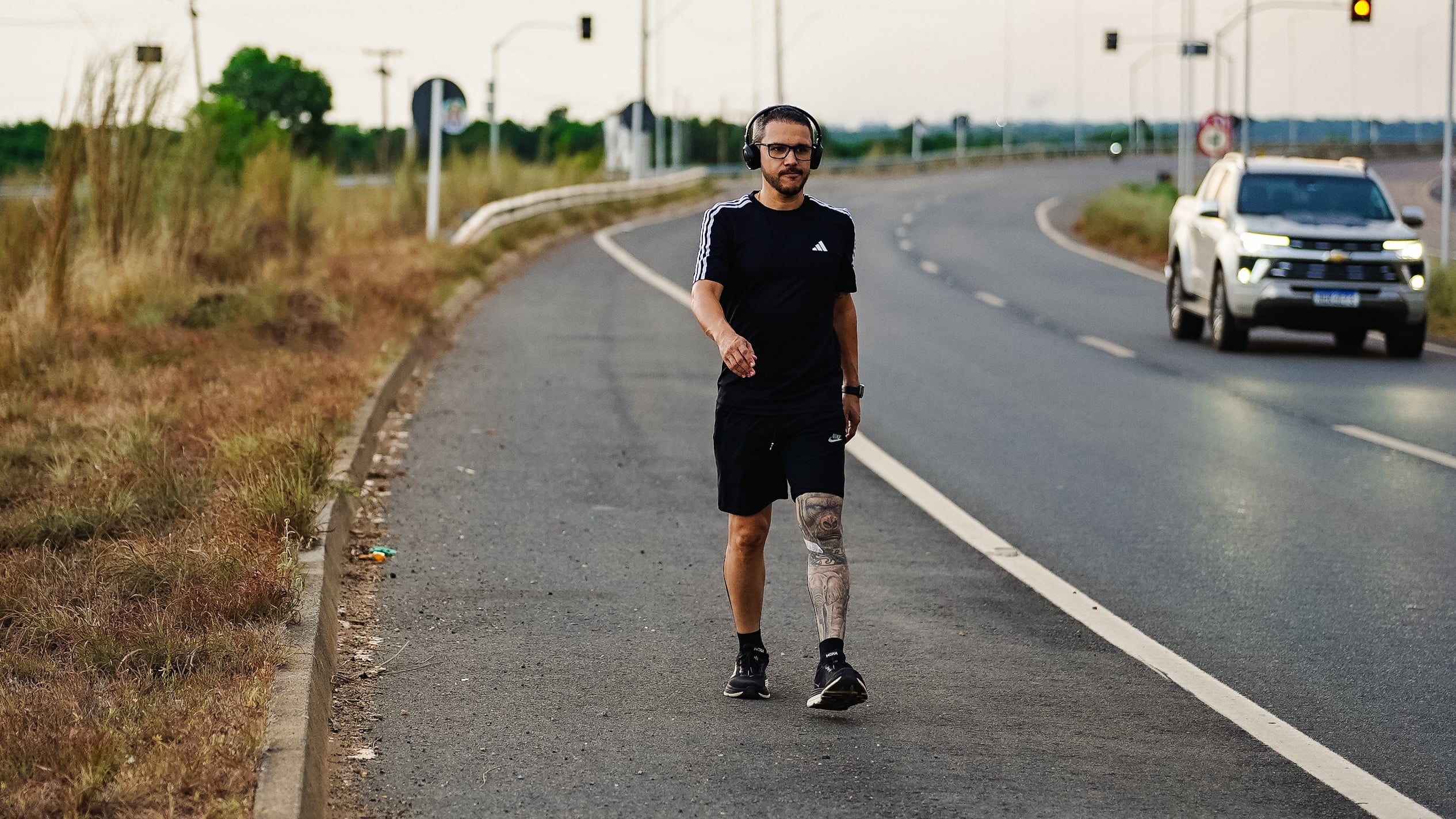 Deputado federal eleito percorre mais de 100 km a pé até município onde foi mais votado