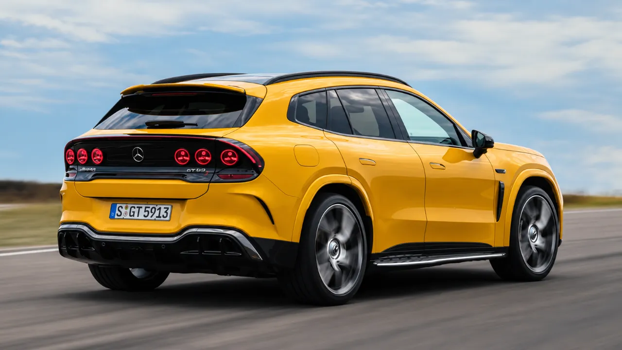 SUV Mercedes-AMG GT estreia com três motores e até 1.169 cv, 0–100 km/h em 2,5 segundos, som de V8 simulado e recarga de 10% a 80% em cerca de 12 minutos para unir desempenho extremo e paradas mais curtas