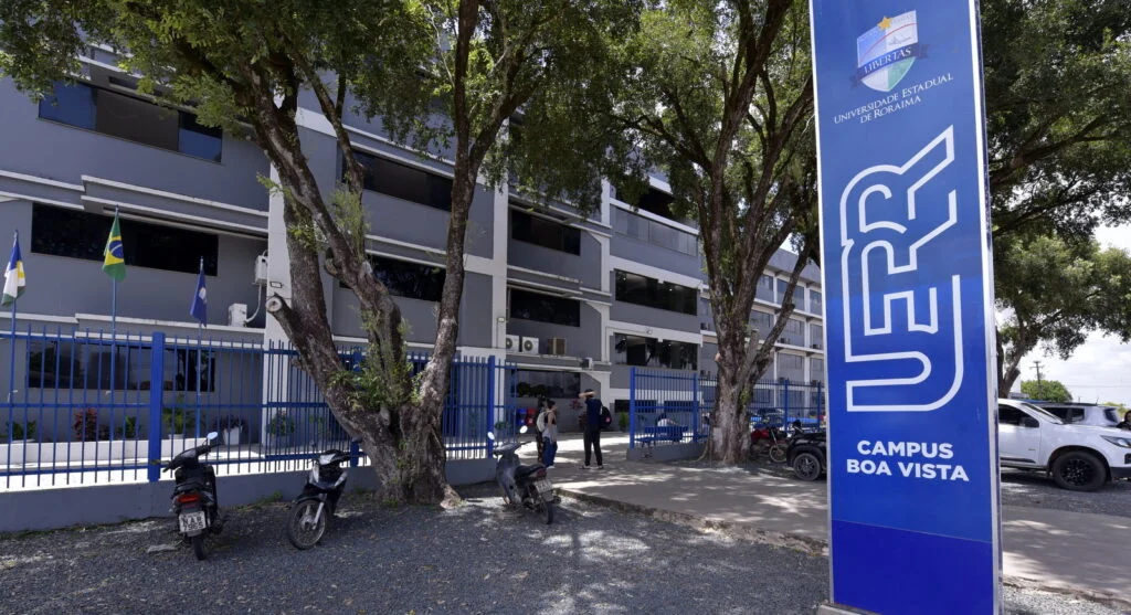 Ataques a panfletos na UFRR e a morte silenciosa da UERR atacada pela corrupção