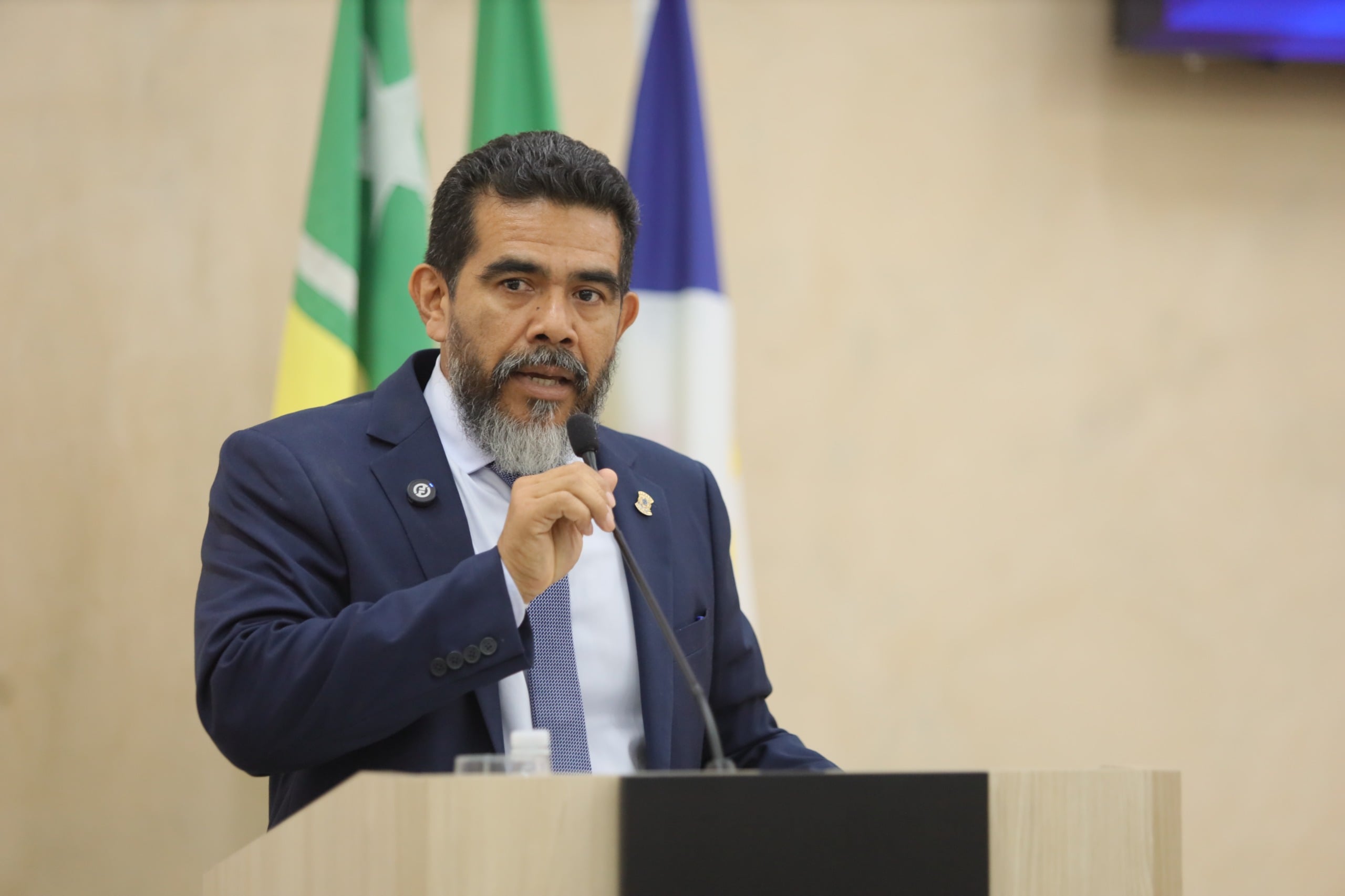 Ítalo Otávio reassume cargo de vereador após ser eleito deputado federal