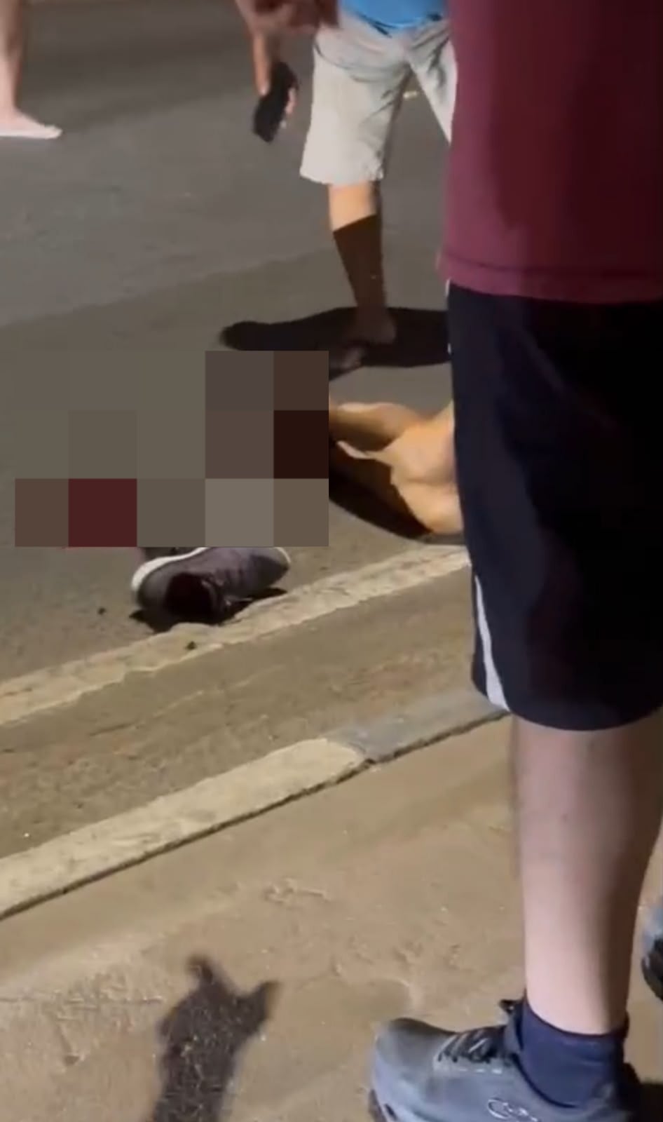 Mulher sofre fratura exposta no pé após colisão entre motos no Sílvio Botelho