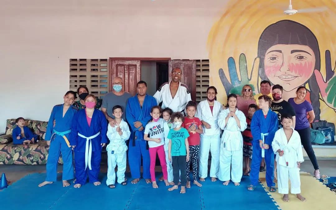 Projeto de judô inclusivo completa cinco anos com aulas gratuitas para pessoas com deficiência