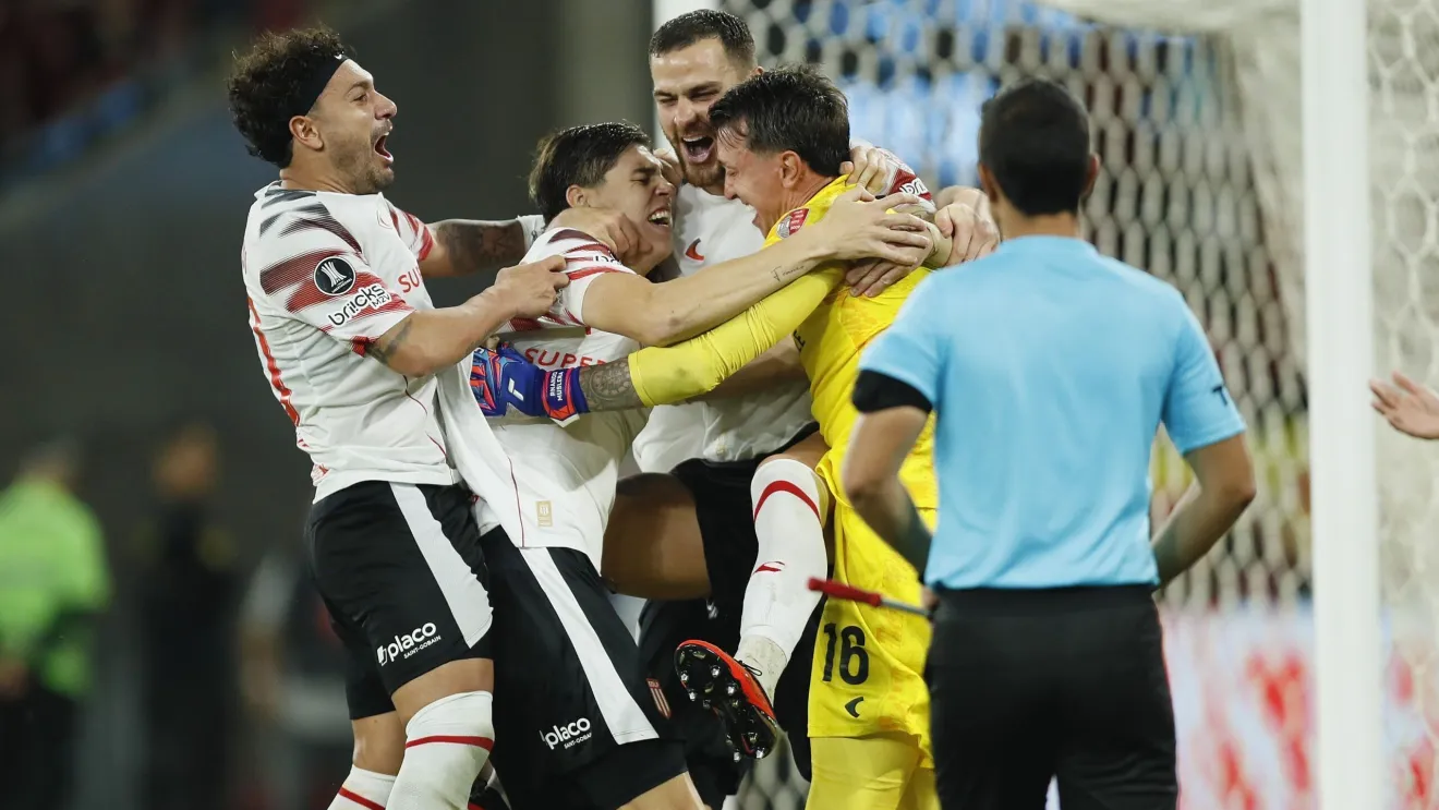 Muslera brilha e Estudiantes elimina o Flamengo da Libertadores