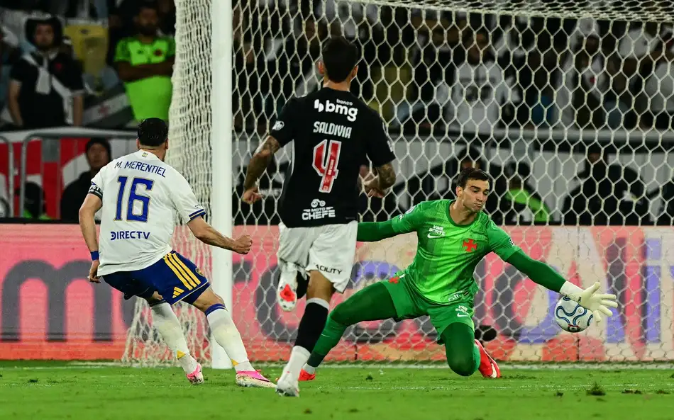 Com Maracanã lotado, Vasco sofre virada e é eliminado pelo Boca Juniors