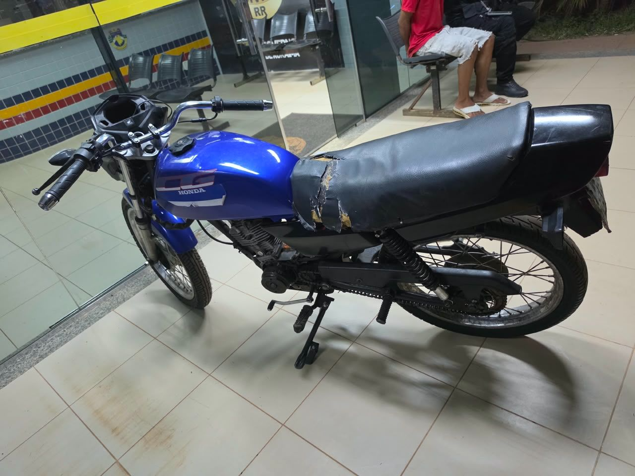 Jovem é preso preso após “empinar” moto, tentar fugir da PM e mentir idade no Caranã