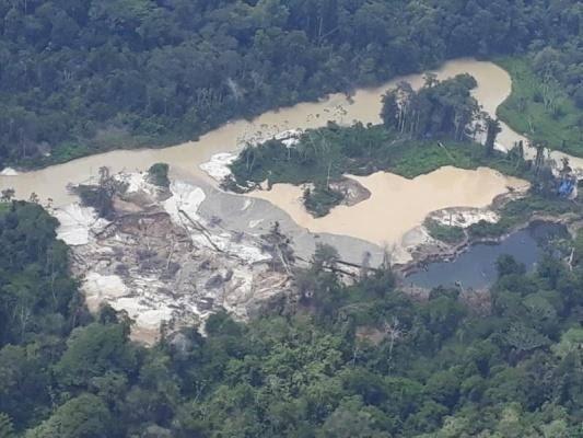 Os suspeitos disseram que devido a crise da Covid-19, o garimpo não estaria mais lucrativo e estavam retirando as máquinas (Foto: Divulgação)