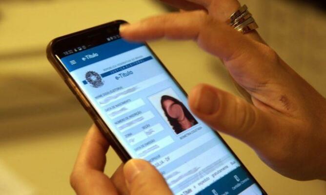 Ao permitir e viabilizar os serviços pela internet, a Justiça Eleitoral facilita a vida do eleitor ao mesmo tempo em que cumpre as determinações da OMS e MS (Foto: Divulgação)