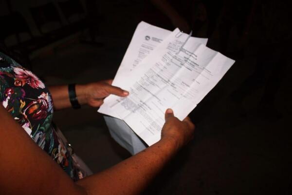 O rapaz e a vítima foram encaminhados à Central de Flagrantes no 5° Distrito Policial (Foto: Aldenio Soares)