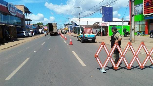 Ruas e avenidas próximas as agências da Caixa são interditadas (Foto: Divulgação)