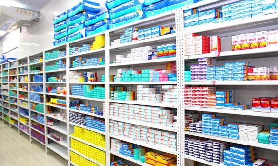Os antibióticos, antitérmicos e vitaminas usados para tratamento da covid-19 sumiram das farmácias (Foto: Arquivo FolhaBV)