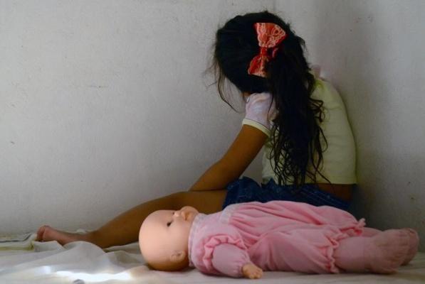 A mãe da menina 4 anos decidiu questionar a filha ao ser informada sobre uma possível vítima do pedreiro - Foto: Nilzete Franco/FolhaBV