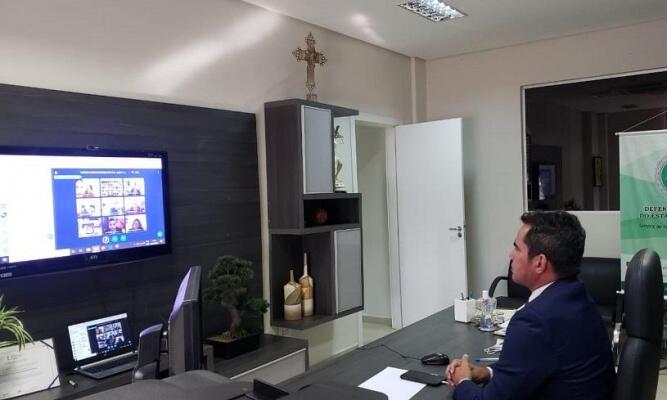 O defensor público-geral, Stélio Dener, durante a audiência virtual (Foto: Ascom/DPE)