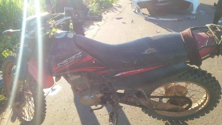 A vítima conduzia uma motocicleta no momento em que foi atingida pelo Gol branco - Foto: Divulgação