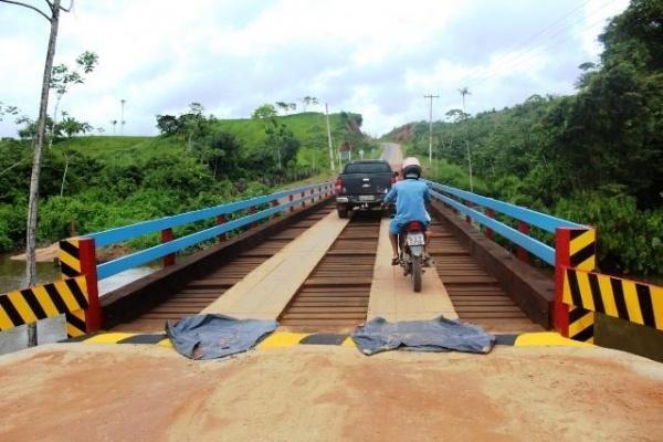 Na representação, o procurador de contas coloca como exceção, obras relacionadas a manutenção de estradas e recuperação de pontes  (Foto: Ascom/Seinf)