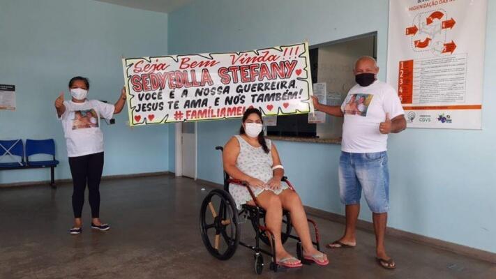 Stefany Melo de 25 anos recebeu alta hospitalar nesta sexta-feira (10) - Foto: Arquivo Pessoal