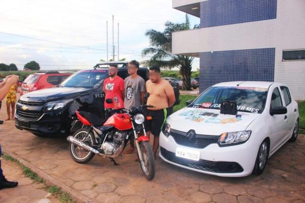 Os três foram presos após câmeras de segurança registrarem o momento em que o motorista conversava com o entregador - Foto: Aldenio Soares