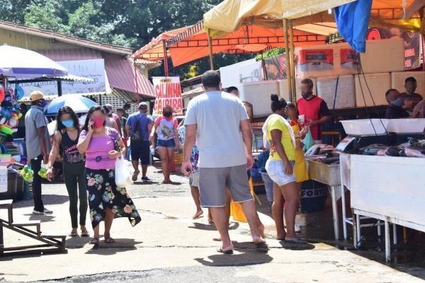 Medida é em cumprimento a um TAC firmado entre o MPRR e os feirantes, em 2017 (Foto: Nilzete Franco/FolhaBV)