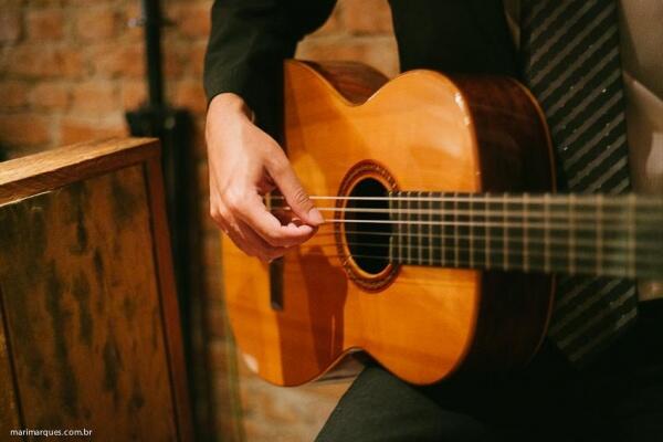 De acordo com a Prefeitura de Boa Vista, as duas primeiras etapas do plano de retomada das atividades comerciais em Boa Vista permitem apenas música para som ambiente em restaurantes (Foto: Divulgação)