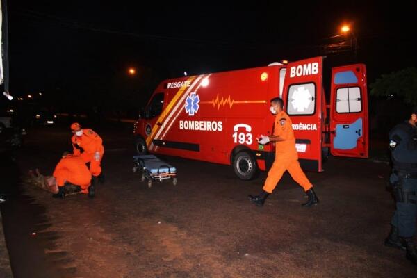 As duas mulheres receberam atendimento de uma equipe do Corpo de Bombeiros - Foto: Aldenio Soares
