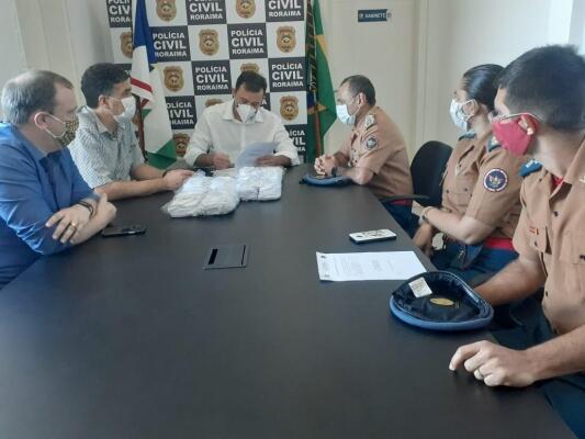 Máscaras e protetores de rosto foram entregues à Polícia Civil nessa sexta-feira, 14 (Foto: Divulgação)