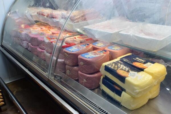 O queijo mussarela, por exemplo, que custava em média R$20 o quilo, está custando R$34 em alguns supermercados (Foto: Nilzete Franco/FolhaBV)
