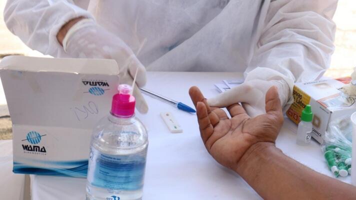 Coleta de sangue para a realização do teste rápido - Foto: Nilzete Franco/FolhaBV Coleta de sangue para a realização do teste rápido - Foto: Nilzete Franco/FolhaBV