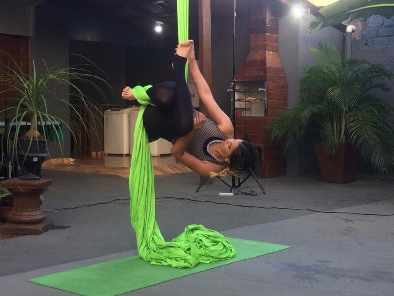 Sua arte é uma modalidade de acrobacia aérea oriunda do Circo. Uma atividade que mistura força, beleza e autoconfiança (Foto: Divulgação)
