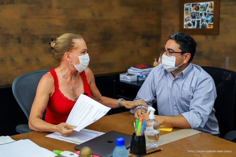 O projeto foi entregue pela prefeita Teresa Surita ao presidente da Câmara Municipal de Vereadores, nessa terça-feira (29) (Foto: Cláudia Ferreira/Semuc/PMBV)