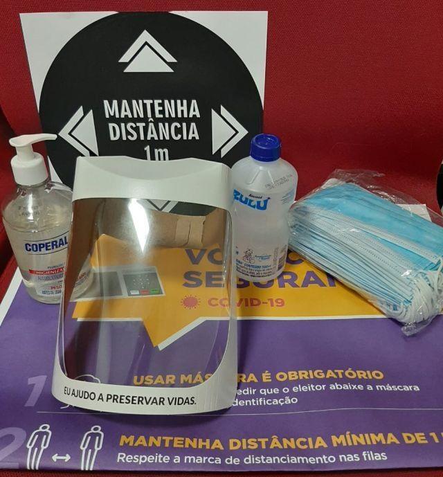 Em cada seção eleitoral, os mesários terão equipamentos de proteção individual (Foto: Divulgação)