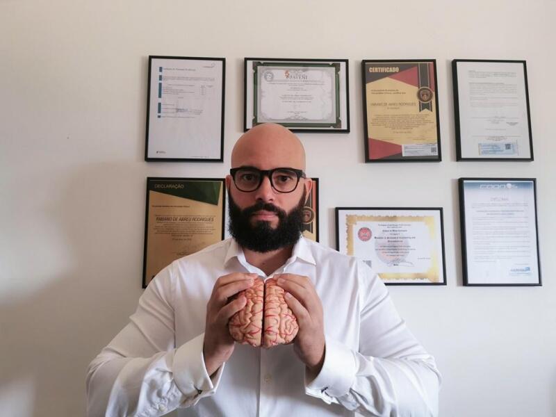 Fabiano Abreu é autor de nove livros, pretende ainda este ano chegar a 10 livros lançados (Foto: Divulgação)
