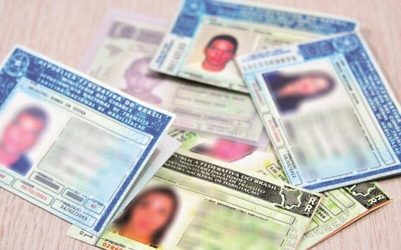 Os condutores com menos de 50 anos de idade terão de renovar o documento a cada 10 anos (Foto: Arquivo FolhaBV)