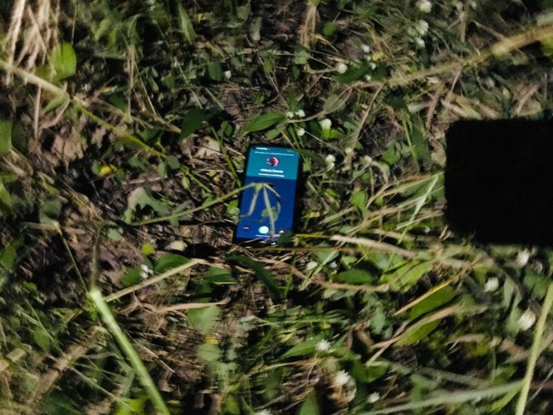 O celular foi encontrado em uma rua do bairro Caranã (Foto: Aldenio Soares)
