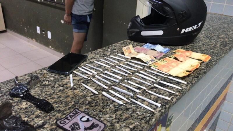 A prisão ocorreu na Praça Mané Garrincha, localizada no bairro Tancredo Neves (Foto: Divulgação)