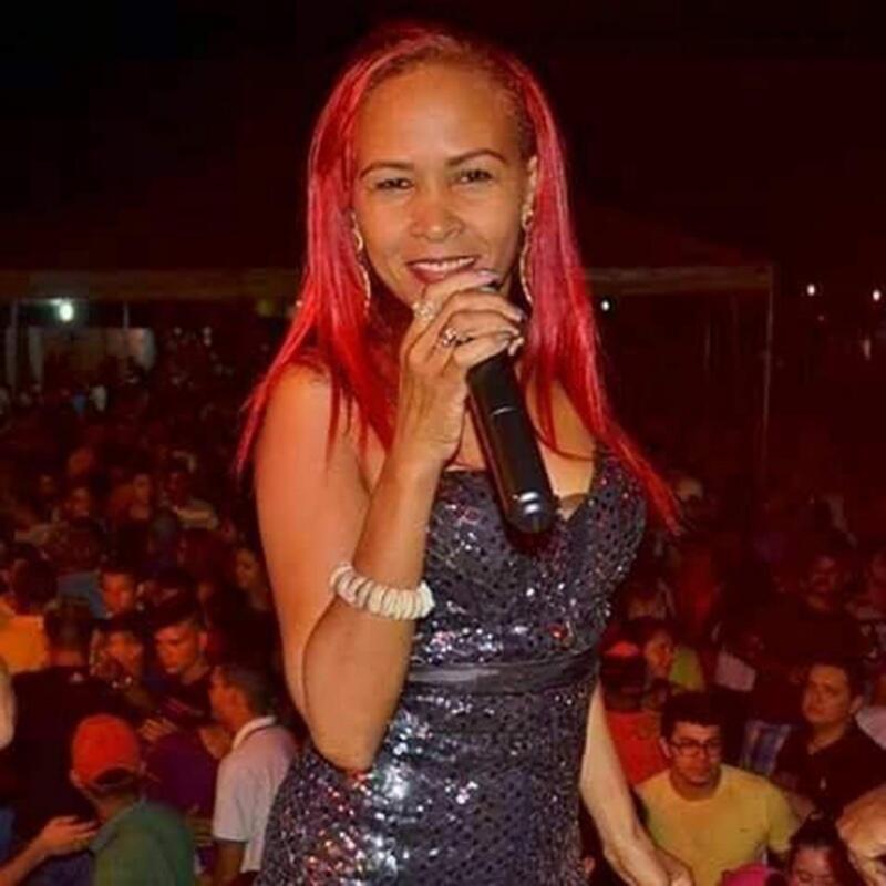 Nega Ray durante um dos shows com a banda Remela de Gato (Foto: Arquivo Pessoal)