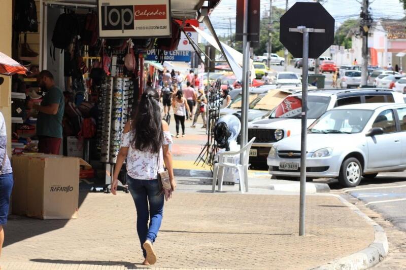Comércio movimentado na zona Oeste e no Centro de Boa Vista  (Fotos: Diane Sampaio/FolhaBV)