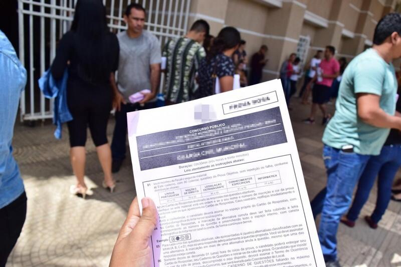 O concurso acontecerá em 3 fases: prova objetiva, exames médicos e prova oral para os cargos de língua materna (Foto: Arquivo FolhaBV)