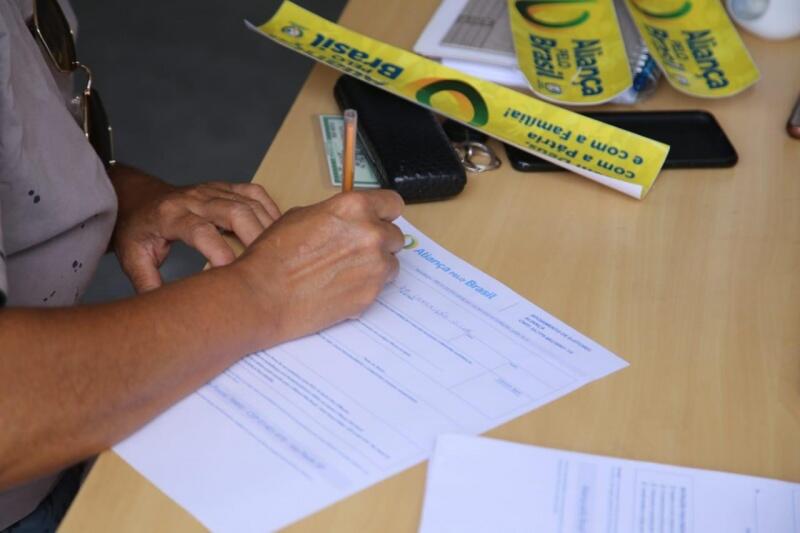 Assinaturas são de apoio à criação do partido (Foto: Márcio Silva/Reprodução Amazonas 1)