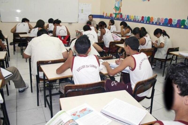 Até o momento, foram pagos R$ 1.900.824,67, beneficiando 550 profissionais da Educação (Foto: Arquivo FolhaBV)