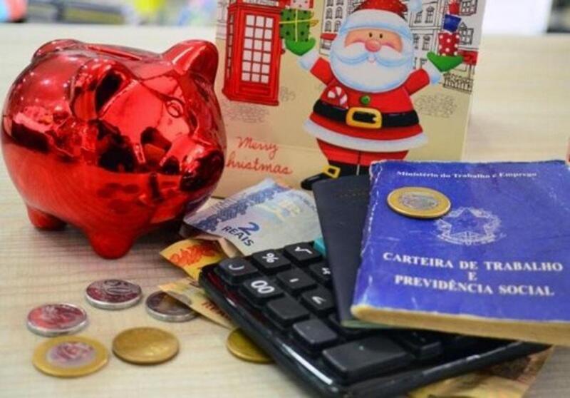 Também conhecido como gratificação natalina, o 13º salário é pago a trabalhadores com carteira assinada, aposentados, pensionistas e servidores (Foto: Arquivo FolhaBV)