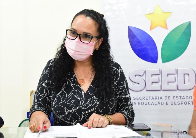 No total 3.716 profissionais entre professores indígenas e não indígenas já foram enquadrados, segundo a secretaria Leila Perussolo (FOTO: Nilzete Franco)